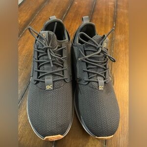 Modern Women KURU Charcoal Sneakers size 10 Medium